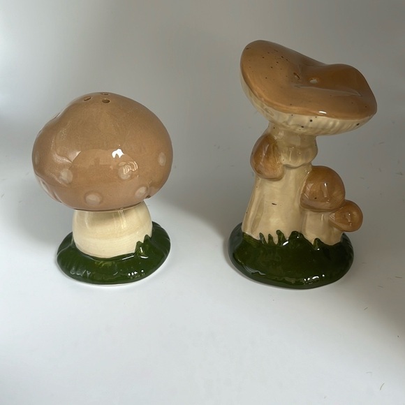 Other - Mushroom Ceramic Salt and Pepper Shakers - Brown and Green
